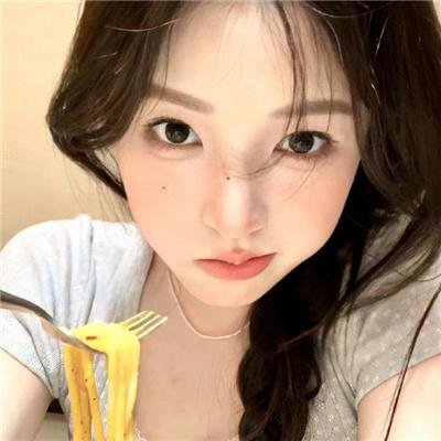 黑夜中的玻璃人偶